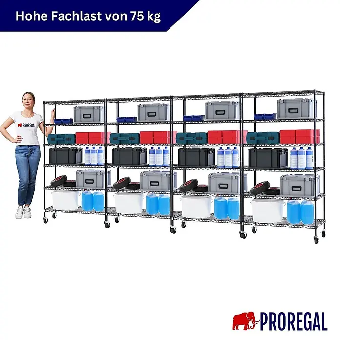 Proregal Metallregal 4er Set Gitterregal HADES mit Rollen - H x B x T: 160 x 90 x 40 cm, Traglast pro Boden: 75 kg, Anzahl Böden: 6 Stk., Stecken, Schwarz - Schwarzes Drahtregal mit fünf breiten Sektionen auf Rollen, gefüllt mit verschiedenen Aufbewahrungsbehältern. Eine Frau daneben zeigt die Größe und 75 kg Tragkraft.