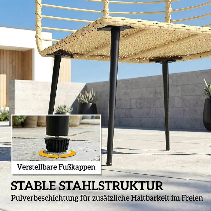 Outsunny Loungemöbel-Set - 2 -tlg., Stahl, PE-Rattan, Beige - Unterseite eines hellen Flechtstuhls mit schwarzen Metallbeinen und verstellbaren Fußkappen. Stabile, pulverbeschichtete Stahlkonstruktion für den Außenbereich.