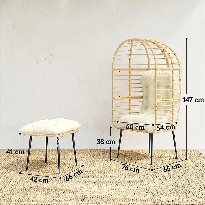 Outsunny Loungemöbel-Set - 2 -tlg., Stahl, PE-Rattan, Beige - Natürlicher Rattan-Sessel mit weißem Kissen und passendem Hocker, mit angezeigten Maßen.