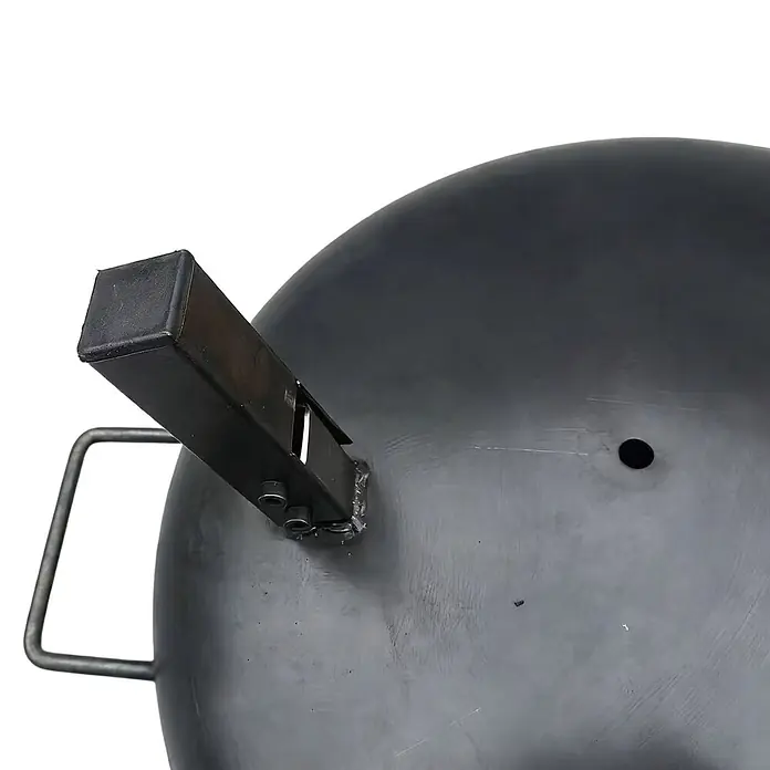 Brasero Lume con patas - Diámetro: 60 cm, Acero - Tapa de parrilla de metal oscuro con soporte cuadrado y asa redonda.