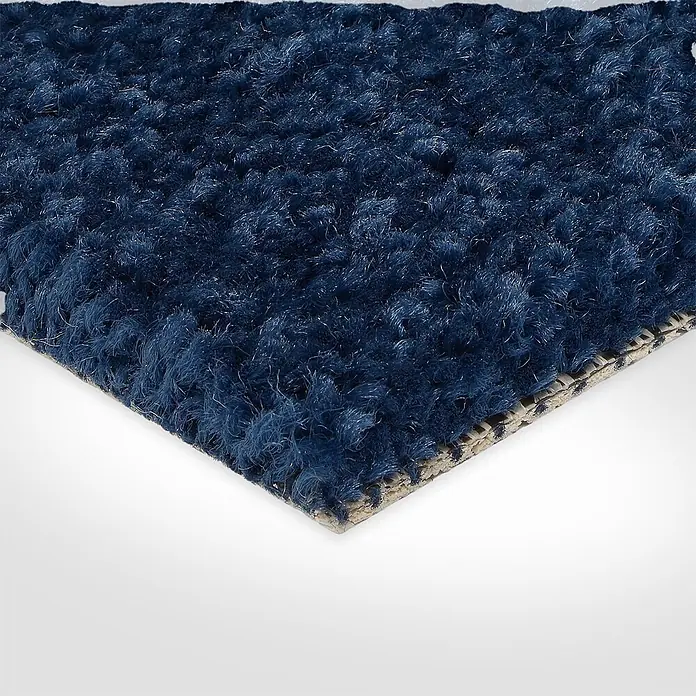 Bricoflor Teppichboden Meterware 3x5m, Velours Hochflor, dunkel-blau - Velours, 100 % Polypropylen (PP), dunkel-blau - Tiefblauer, flauschiger Teppichmuster mit Fasertextur und sichtbarer Rückseite.