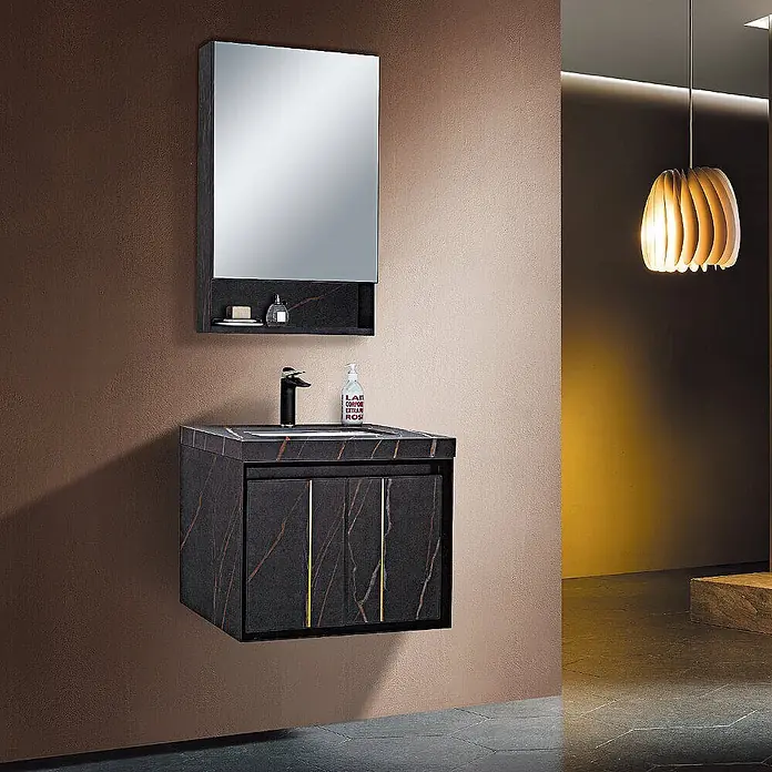 Hudor Badmöbel-Set -  - Wandmontierter Waschtisch in dunkler Marmoroptik mit goldenen Akzenten, integriertem Becken und passendem Spiegelschrank mit Ablage.