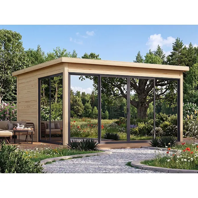 Fjordholz Gartenhaus Office IsoSlide 4 - Außenmaß inkl. Dachüberstand (B x T): 448 x 448 cm, Holz, Farbbehandlung Schwedenrot - Modernes helles Gartenhaus aus Holz mit großen Glasschiebetüren und immersivem Blick auf die üppige Naturlandschaft.