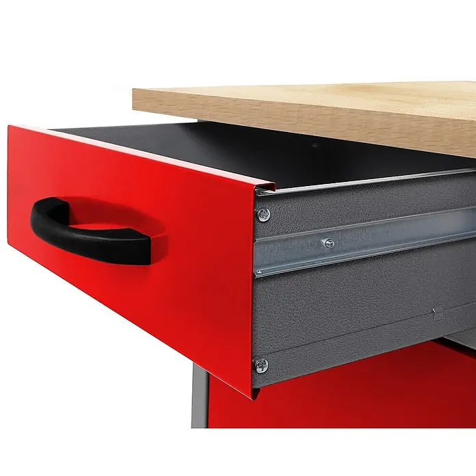 Ondis24 Werkbank-Set - L x B: 240 x 60 cm, Arbeitshöhe: 850 mm, Metall - Rote Metallschublade mit schwarzem Griff, teilweise geöffnet, zeigt graues Inneres und Metallschienen unter einer Holzplatte.