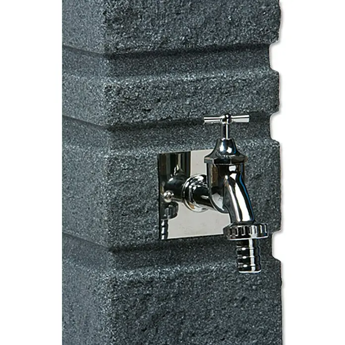 Arves Wasserzapfstelle Romana - Black Granitfarben, Höhe: 110 cm, Ausstattung: Wasserhahn - Nahaufnahme eines Wasserhahns an einem grauen Steinbrunnen. Ideal für Garten oder Terrasse.