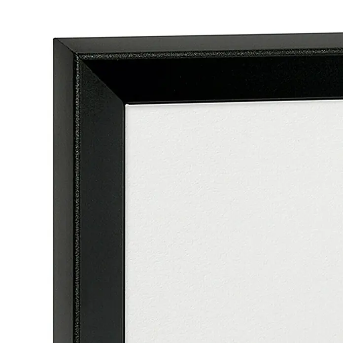Nielsen Alurahmen Pixel - 24 x 30 cm, Schwarz - Detailaufnahme eines schwarzen Bilderrahmenprofils, das die klare Linienführung und die hochwertige Verarbeitung hervorhebt.