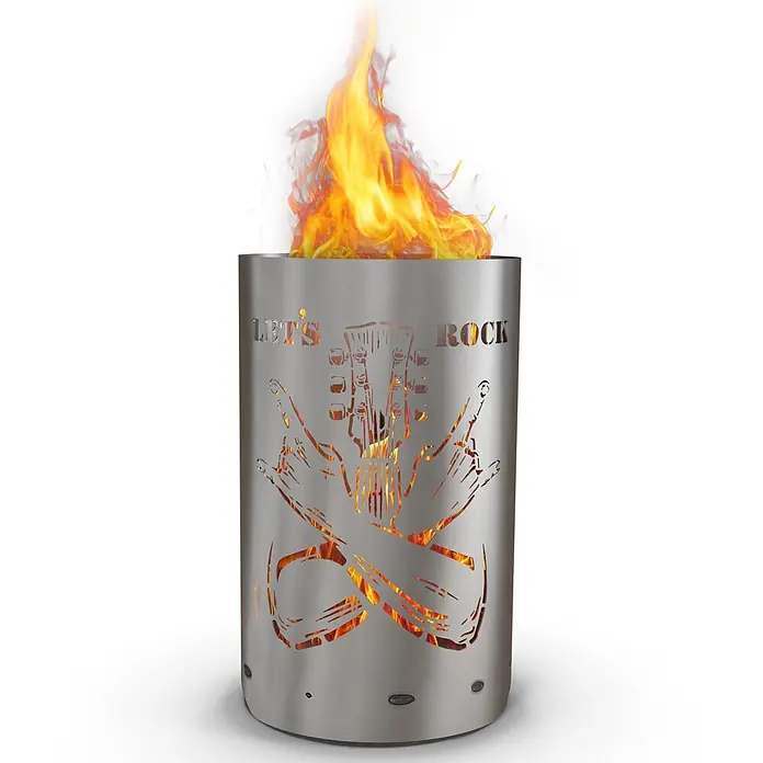 TiKo-Design Holzkohlegrill Feuertonne-Lets Rock - grau - Zylindrische Edelstahl-Feuerschale mit "LET'S ROCK"- und Gitarren-/Rock-Hand-Laserschnitt, Flammen emittierend.