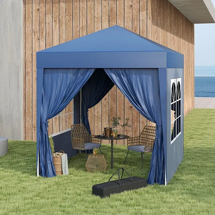 Furnicato Faltpavillon - B x T: 200 x 200 cm, Farbe Dach: Blau - Blauer Pavillon auf Gras mit Gartenmöbeln und Tragetasche aufgebaut.