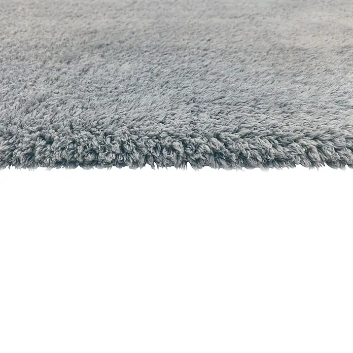 Alfombra de pelo largo Gypsy - Gris/Azul, 110 x 60 cm, 100% Poliéster - Textura de alfombra gris mullida con fibras largas.