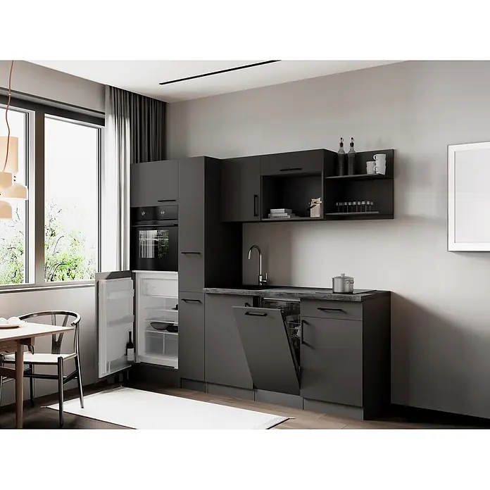 Respekta Oliver Küchenzeile - Breite: 235 cm, Grau, Geschirrspüler | Kochfeld | Kühlschrank | Backofen - Moderne dunkelgraue Küche mit integrierten Geräten, inkl. offenem Kühlschrank und Geschirrspüler.