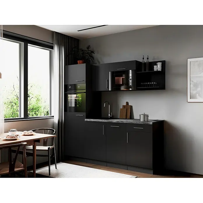 Respekta Oliver Singleküche - Breite: 205 cm, Schwarz, Kochfeld | Geschirrspüler | Kühlschrank | Mikrowelle | Backofen - Eine moderne, dunkelgraue Küche mit integrierten Geräten, Spüle und Essbereich am großen Fenster.