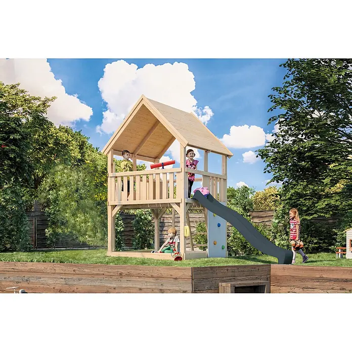 Karibu Kinderspielturm Set Luis 29 - L x B x H: 200 x 200 x 345 cm, Holz, Naturbelassen - Kinder spielen auf einem hölzernen Spielturm mit Haus, Rutsche und Sandkasten im sonnigen Garten.