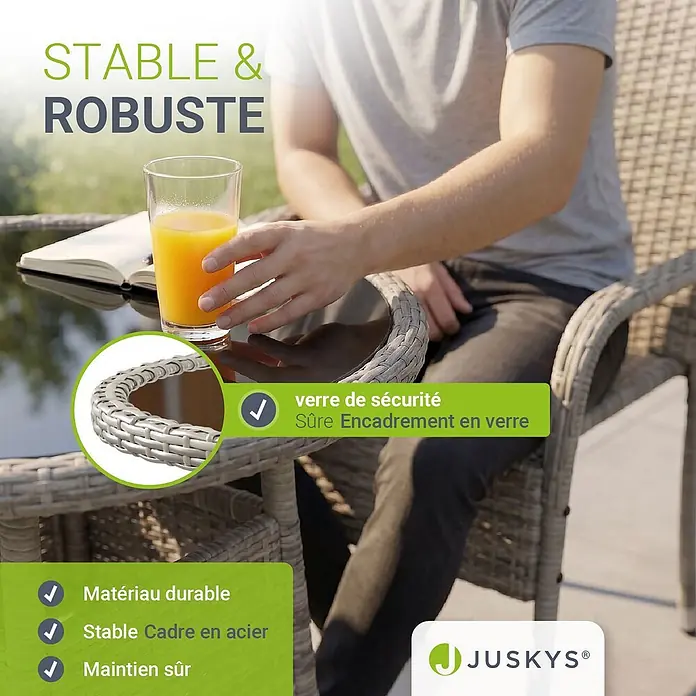 Juskys Gartentisch rund Yoro - Ø x H: 60 x 73 cm, Polyrattan, Grau - Geflochtener Outdoor-Tisch mit Glasplatte und Stuhl in Gebrauch. Robust und stabil gebaut.