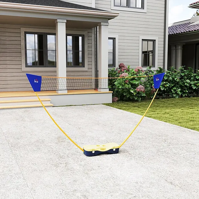 Homcom Badminton-Set - 286 x 33 x 157 cm, Kunststoff, Gelb, Blau - Blau-gelbes tragbares Badmintongarnitur auf einer Einfahrt, bereit für den Außenspiel.