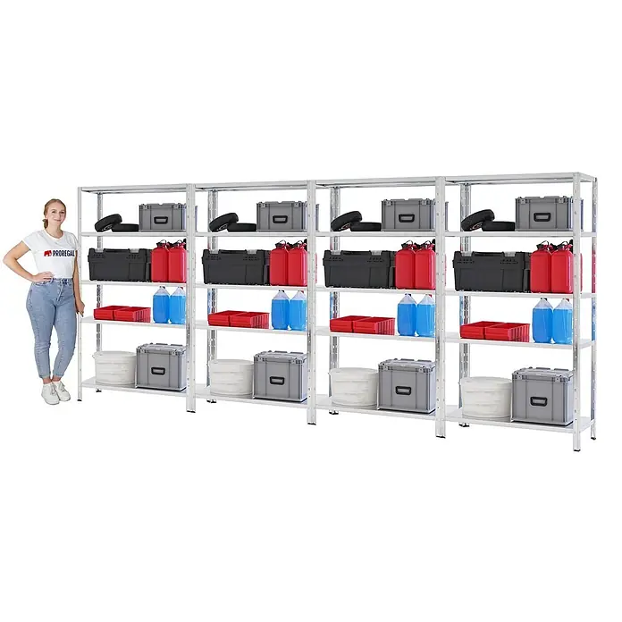 Proregal Metallregal Mega Deal Ares - H x B x T: 180 x 100 x 40 cm, Traglast pro Boden: 125 kg, Anzahl Böden: 5 Stk., Stecken, Verzinkt - Vier silberne Metallregale, bestückt mit verschiedenen Lagerartikeln, eine Person als Größenvergleich.