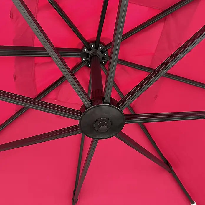 Freistehender Sonnenschirm MOLOKAI quadratisch 3x3m fuchsia + Hülle -  - Unterseite eines roten Sonnenschirms mit schwarzen Metallstreben, die von einer Mittelachse ausgehen.