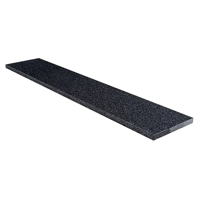 Fensterbank Impakt - 240 x 40 x 2 cm, Anthrazit, Naturstein - Nahaufnahme einer schwarzen Arbeitsplatte aus Granit. Perfekt für Küche oder Bad, robust und stilvoll.