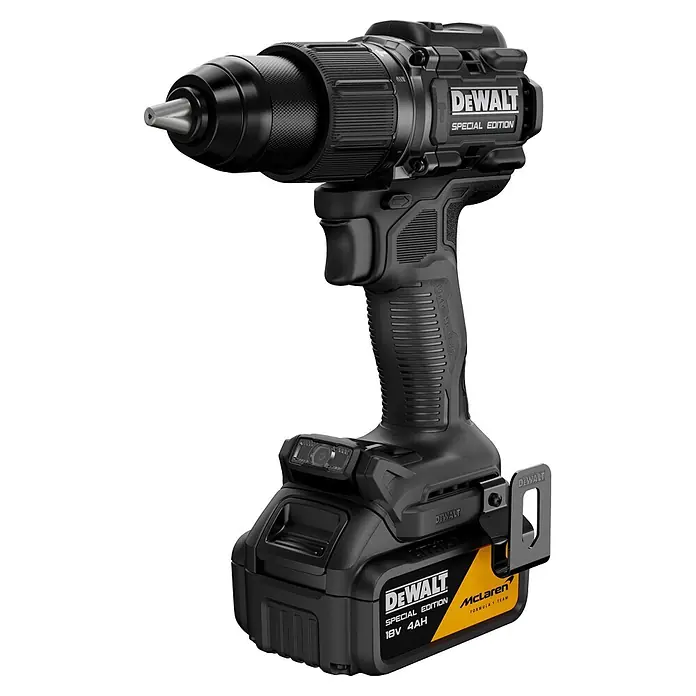 DeWalt Taladro percutor de batería McLaren DCD86MM2T - 18 V, 2 baterías, 4 Ah, 90 Nm - Taladro inalámbrico Dewalt negro con portabrocas plateado y batería McLaren edición especial negra y amarilla.