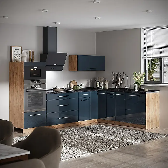 Vicco Eckküche - B x T: 287 x 60 cm, Dunkelblau Hochglanz, Ohne Elektrogeräte - L-förmige Küche mit glänzenden blauen Schränken, Holzdetails, integriertem Backofen, Mikrowelle und dunkler Arbeitsplatte.