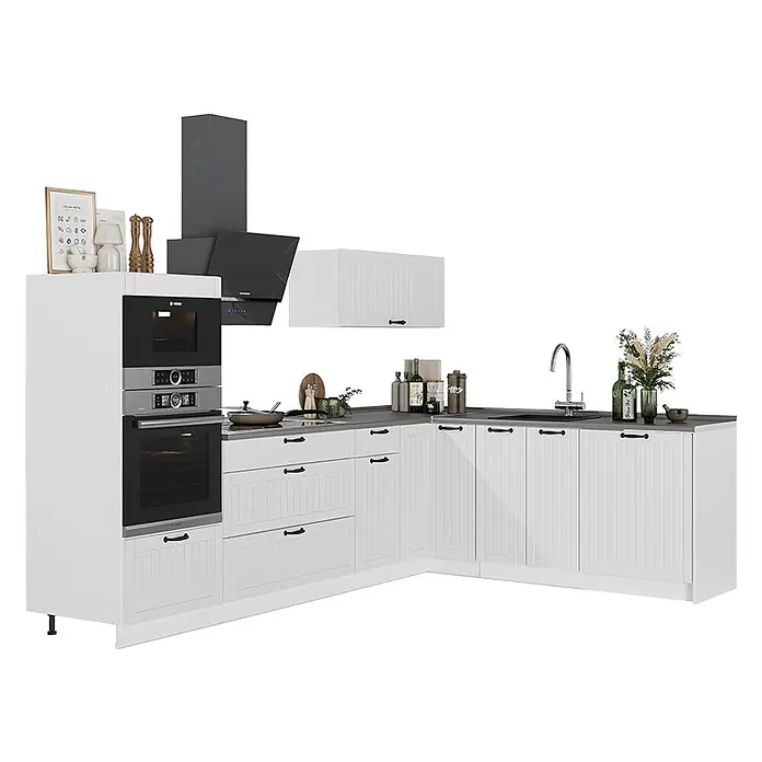 Vicco Eckküche - B x T: 287 x 51,6 cm, Weiß Landhaus, Ohne Elektrogeräte - Weißes L-förmiges Küchenset mit dunklen Arbeitsplatten, integrierten Öfen, schwarzer Dunstabzugshaube und Spüle.