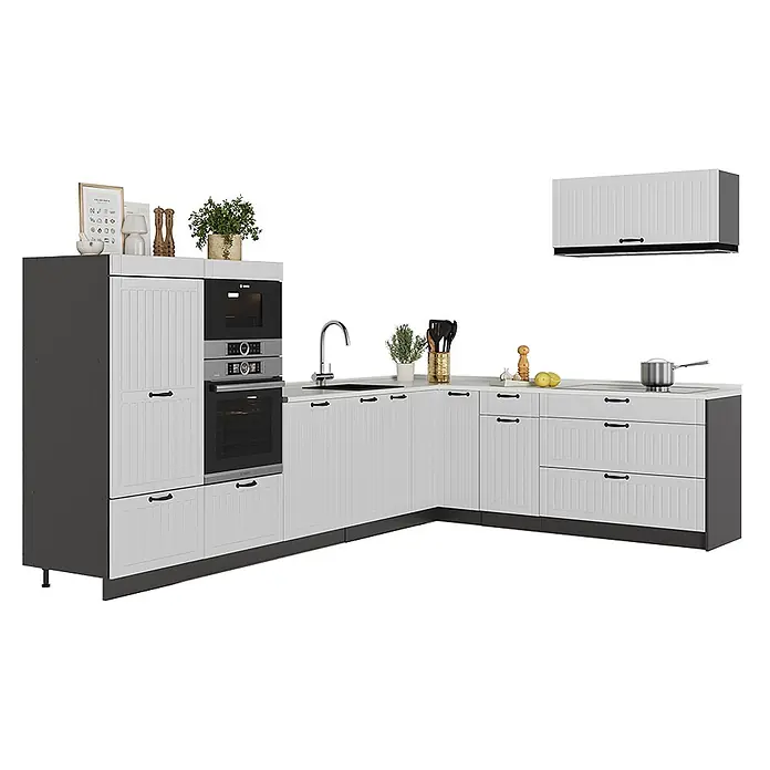 Vicco Eckküche - B x T: 327 x 60 cm, Weiß Landhaus, Ohne Elektrogeräte - L-förmige Einbauküche in Weiß und Dunkelgrau mit Schrankfronten im Landhausstil, integriertem Ofen, Mikrowelle, Spüle und Kochfeld.