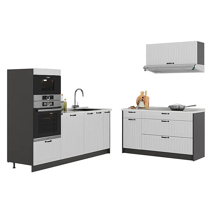 Vicco Küchenzeile - Breite: 340 cm, Weiß Landhaus, Ohne Elektrogeräte - Modulare Küchenzeile mit weißen geriffelten Schränken, dunkelgrauen Rahmen, integriertem Bosch-Backofen, Mikrowelle, Kochfeld, Dunstabzugshaube und Edelstahlspüle.
