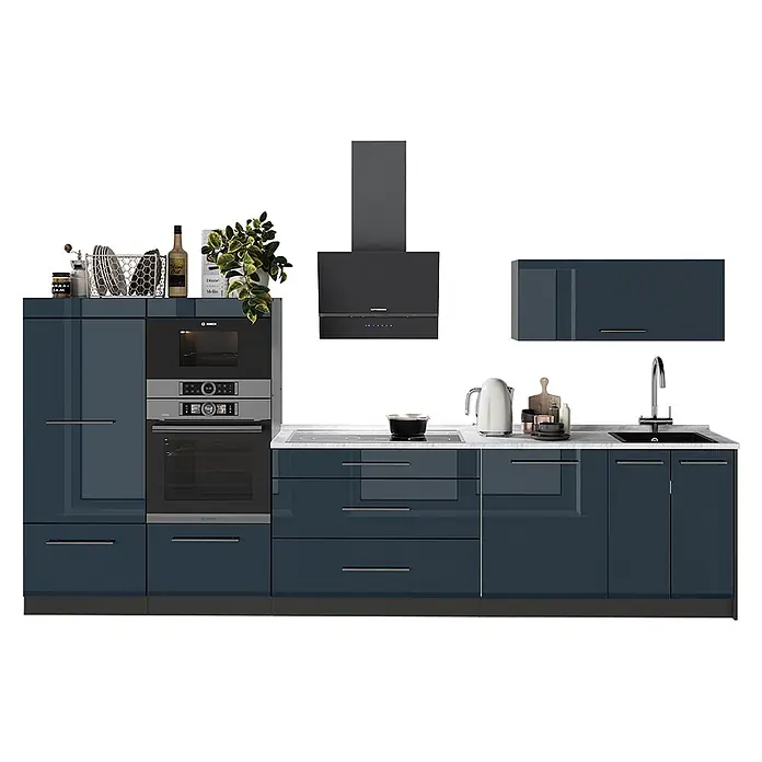 Vicco Küchenzeile - Breite: 340 cm, Dunkelblau Hochglanz, Ohne Elektrogeräte - Moderne Küche mit dunkelblauen Hochglanzschränken, integrierten Bosch-Geräten, weißer Arbeitsplatte, schwarzem Kochfeld, Spüle und Dunstabzugshaube.