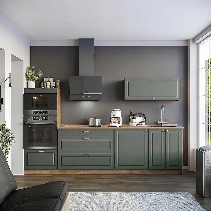 Vicco Küchenzeile - Breite: 280 cm, Grün-Gold Landhaus, Ohne Elektrogeräte - Moderne dunkelgrüne Küche mit Holztheken und integrierten dunkelgrauen Geräten.