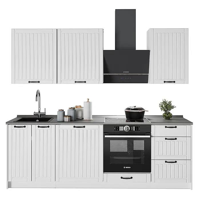 Vicco Küchenzeile - Breite: 230 cm, Weiß Landhaus, Ohne Elektrogeräte - Weiße Küchenzeile mit klassischen Paneelschranktüren, schwarzen Geräten und grauer Arbeitsplatte.