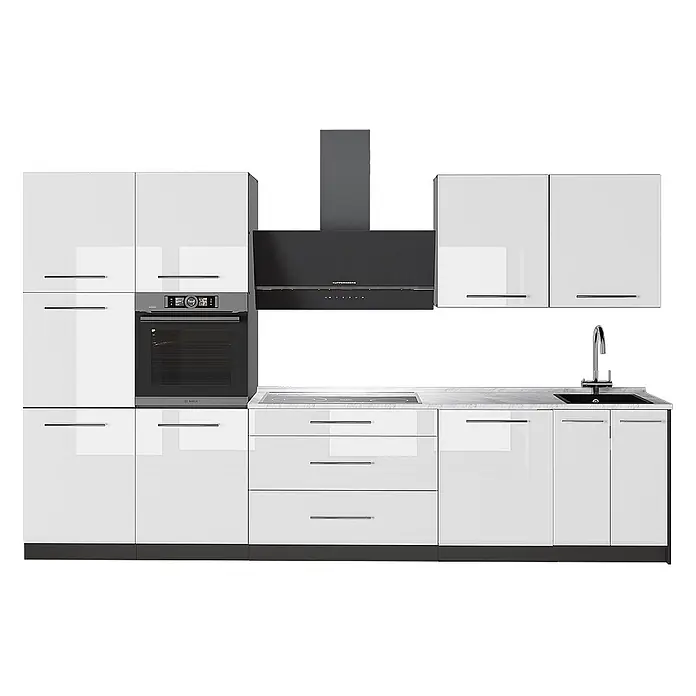 Vicco Küchenzeile - Weiß Hochglanz, Ohne Elektrogeräte - Moderne weiße Hochglanzküche mit integrierten dunklen Geräten, darunter Backofen, Kochfeld, Dunstabzugshaube und schwarze Spüle mit Chromarmatur.