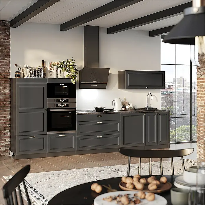 Vicco Küchenzeile - Breite: 340 cm, Anthrazit-Gold Landhaus, Ohne Elektrogeräte - Dunkelgraue moderne Küche mit integrierten schwarzen Geräten, Dunstabzugshaube und Spüle, mit eleganten Paneel-Schränken.