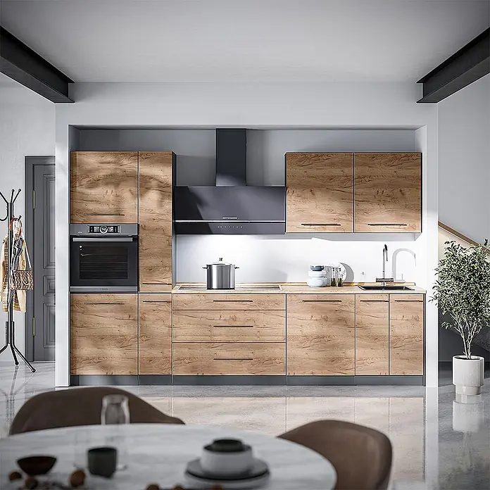 Vicco Küchenzeile - Goldkraft Eiche, Ohne Elektrogeräte - Moderne Küche mit Holzoptik-Schränken, integriertem Backofen, Kochfeld, Spüle und dunkler Dunstabzugshaube.