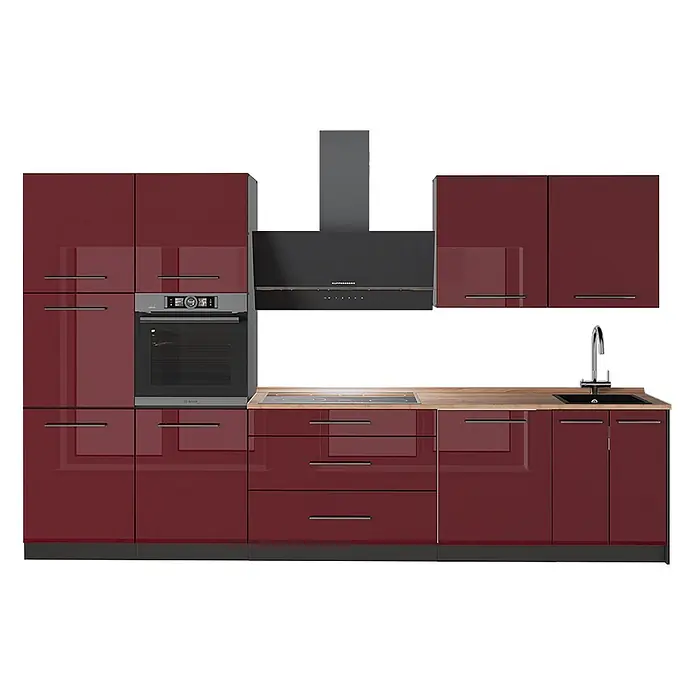 Vicco Küchenzeile - Bordeaux Hochglanz, Ohne Elektrogeräte - Moderne Küchenzeile mit hochglänzenden weinroten Schränken, Holzplatte, integriertem Backofen, Kochfeld, Spüle und schwarzer Dunstabzugshaube.