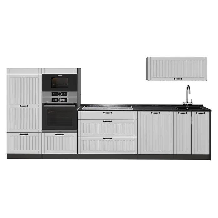 Vicco Küchenzeile - Breite: 340 cm, Weiß Landhaus, Ohne Elektrogeräte - Weiße vertäfelte Küchenschränke mit integrierten Geräten (Ofen, Mikrowelle, Kochfeld, Spüle) und schwarzer Arbeitsplatte.