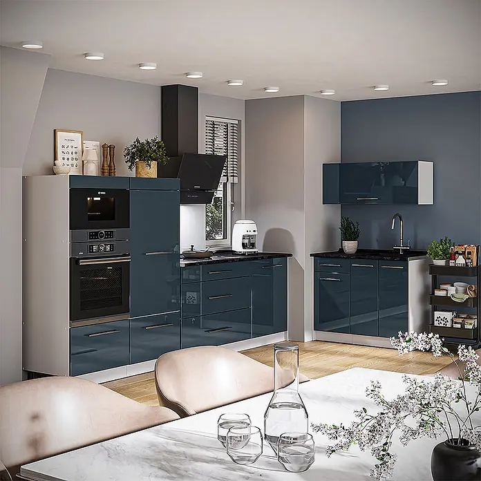 Vicco Küchenzeile - Breite: 380 cm, Dunkelblau Hochglanz, Ohne Elektrogeräte - Moderne Küche mit glänzenden dunkelblauen Schränken, integrierten Geräten und einem funktionalen Spülbereich, für zeitgenössisches Wohnen.