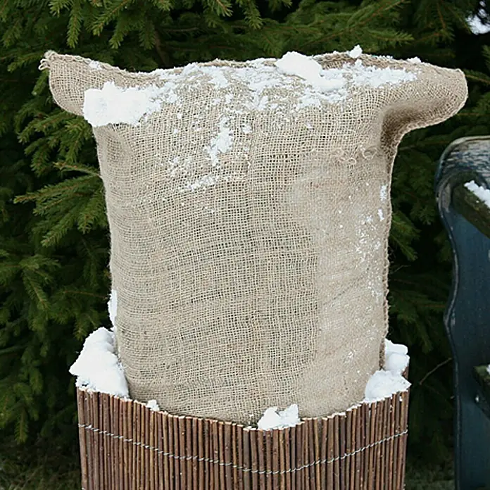 Floraworld Classic Gartensack - Natur, 80 cm - Der Pflanzenschutzsack aus Jute schützt Pflanzen vor Frost und Schnee, und ist eine großartige Ergänzung für jeden Garten.