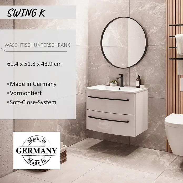 Camargue Swing K Waschtischunterschrank - 69,4 x 43,9 x 51,8 cm, Weiß, Farbe Griff: Schwarz - Weißer Waschtischunterschrank mit schwarzen Griffen, weißem Waschbecken und schwarzem Wasserhahn in einem modernen Badezimmer.