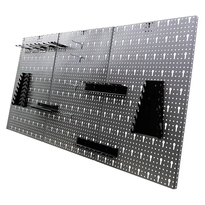 Ondis24 Werkbank-Set - L x B: 160 x 60 cm, Arbeitshöhe: 850 mm, Metall - Graue Metall-Lochwand mit schwarzen und silbernen Haken und Haltern zur Werkzeugorganisation.