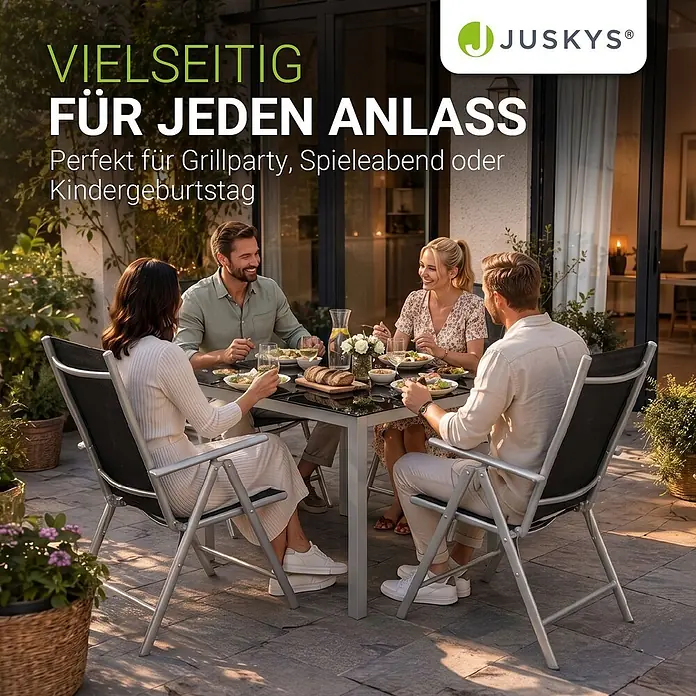 Juskys Gartentisch-Set Milano - L x B x H: 80 x 80 x 74 cm, Gestell: Pulverbeschichtetes Aluminium; Geflecht: Textilgewebe (100% Polyester, PVC-ummantelt); Tischplatten: 5mm Sicherheitsglas - Outdoor-Essgruppe: vier silbergraue Metallstühle mit schwarzem Stoff und dunklem Metalltisch, von Personen im Freien genutzt.