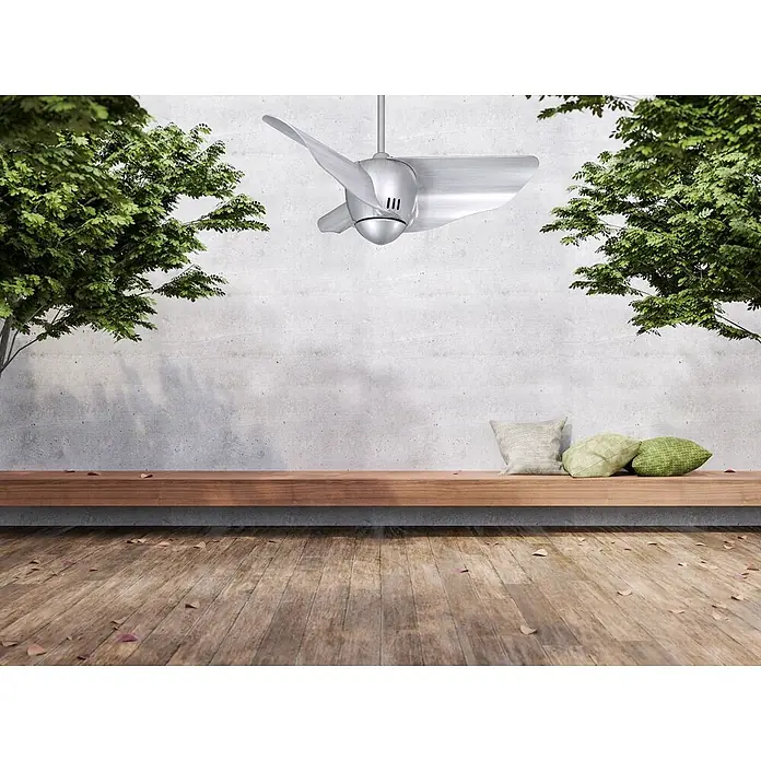 Vam Deckenventilator DC Deckenventilator PIPISTRELLO silber 132 cm - silber, 1.320 mm, 38 W - Silberner Deckenventilator mit drei Flügeln, über einer Terrasse montiert, sorgt für Luftzirkulation.