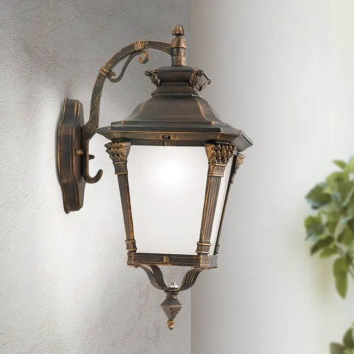 Orion Leuchten Außenwandleuchte Aiko - 60 W, Braun, Matt, IP23 - Wandmontierte Außenlaterne mit antikbronzenem Finish und mattierten Glasscheiben, die Licht spendet.