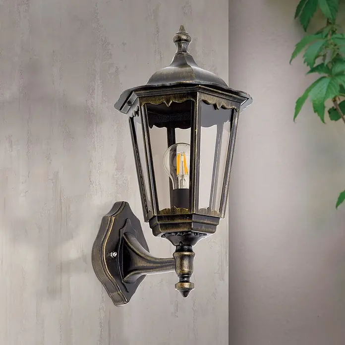 Orion Leuchten Außenwandleuchte Puchberg - 60 W, Schwarz, Klar, IP43 - Antike bronzefarbene Außenwandlaterne mit Klarglasscheiben und einer LED-Glühbirne.