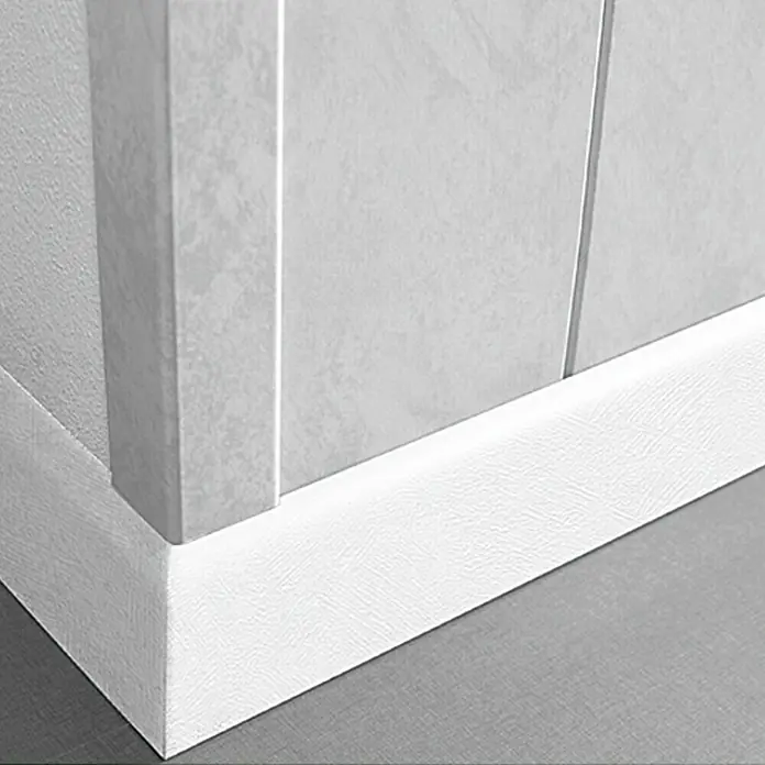 LOGOCLIC Sockelleiste K 58 Weiß strukturiert - 260 cm x 10 mm x 58 mm, MDF - Weiße Fußleisten und Wandpaneele in einem eleganten Design, das jedem Raum eine moderne Note verleiht und die Wände schützt.