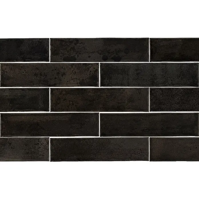 Wandfliese Santorini - 7,5 x 30 cm, Black, Glänzend - Dunkle, strukturierte Rechteckfliesen in versetztem Muster, ideal für Wandverkleidungen oder Spritzschutz.