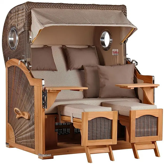 Mr. Deko Strandstuhl Strandkorb Düne Grande Bullauge Teak PE Grey Dessin 510 - 1 Stk., Teakholz. Polyrattan, Rückenlehne verstellbar, PE Grey - Zweisitzer Strandkorb aus Korbgeflecht und Holz, mit gestreiftem Stoff, braunen Kissen, Fußstützen, Beistelltischen und Bullaugen.