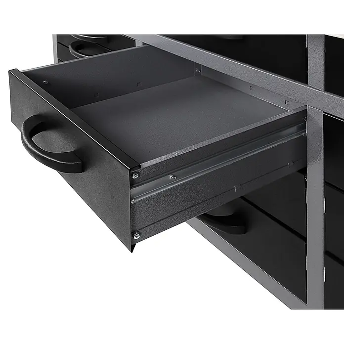 Ondis24 Werkbank-Set - L x B: 160 x 60 cm, Arbeitshöhe: 850 mm, Metall - Geöffnete dunkelgraue Metall-Schublade eines Werkzeugschranks, zeigt strukturierte Oberfläche und leichtgängige Auszüge.