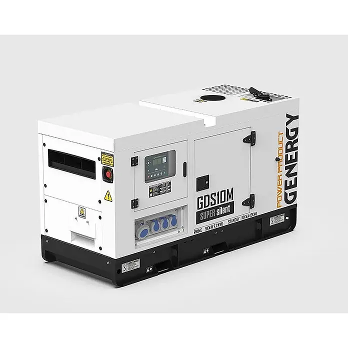 Genergy Stromerzeuger 10kVA Netzersatzanalage Diesel 230V - IP23 Silent Genergy GDS10M - Nennleistung: 7,2 kW, Tankvolumen: 35 l - Weiß-schwarzer GENERGY GDS10M superleiser Generator mit Bedienfeld und Stromausgängen.