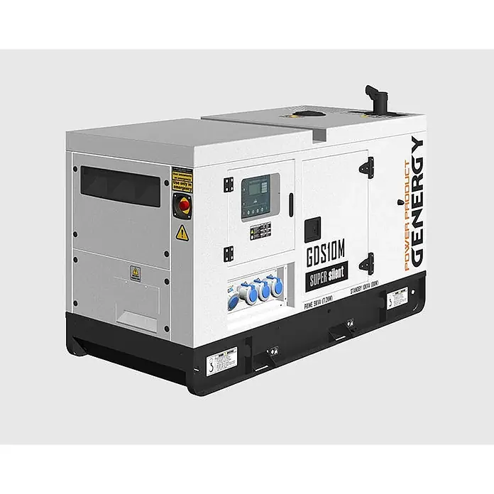 Genergy Stromerzeuger 10kVA Netzersatzanalage Diesel 230V - IP23 Silent Genergy GDS10M - Nennleistung: 7,2 kW, Tankvolumen: 35 l - Weiß-schwarzer tragbarer Stromgenerator mit Bedienfeld, Not-Aus-Taste und mehreren Steckdosen.