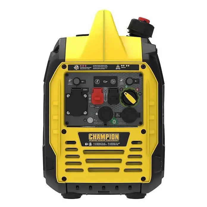Champion Power Equipment Stromerzeuger Inverter Stromerzeuger 3000 Watt Champion Atom Fusion 93001i-df-eu - Tankvolumen: 4,5 l - Gelb-schwarzer Champion Inverter-Generator mit Bedienfeld, das verschiedene Steckdosen und Schalter zeigt.