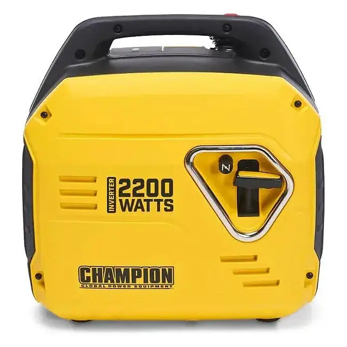 Champion Power Equipment Stromerzeuger 2200 Watt Benzin Inverter Stromerzeuger Champion MightyAtom 2200 - Nennleistung: 1,9 kW, Tankvolumen: 4 l - Gelb-schwarzer Champion 2200-Watt Inverter-Generator mit Tragegriff und seitlichen Bedienelementen.